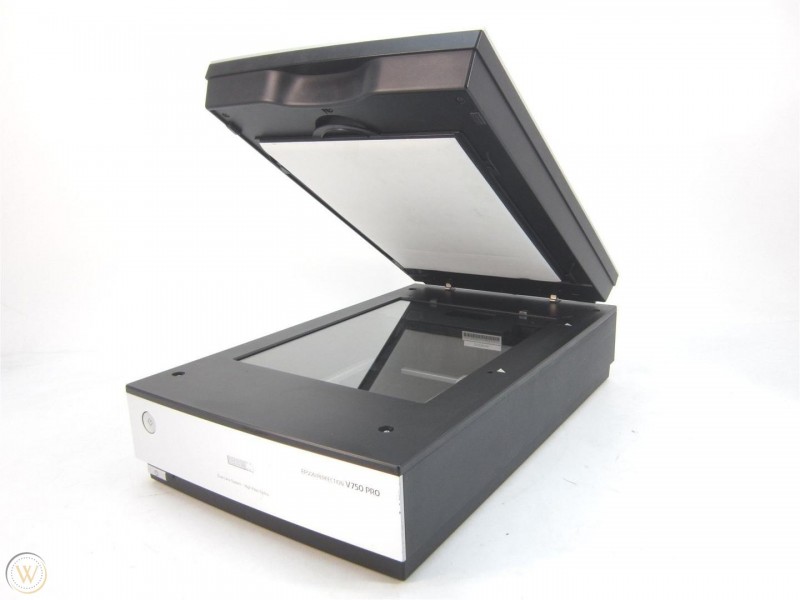 اسکنر رنگی مسطح اپسون  EPSON  V750